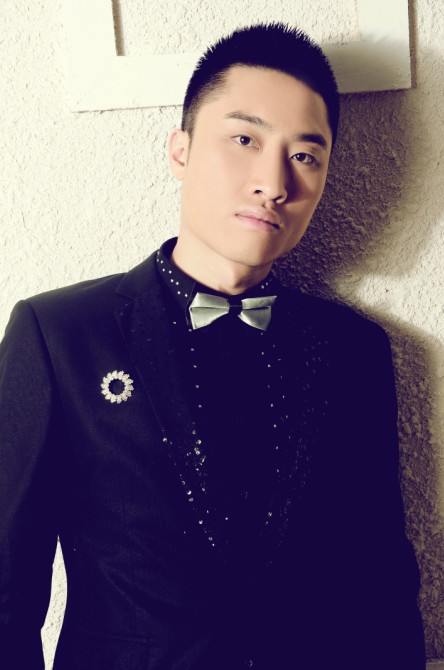 录音:马甲甲 混音:苏洲 吉他:苏洪亮 说唱:龙飞/冯丹 制作人:陈金文